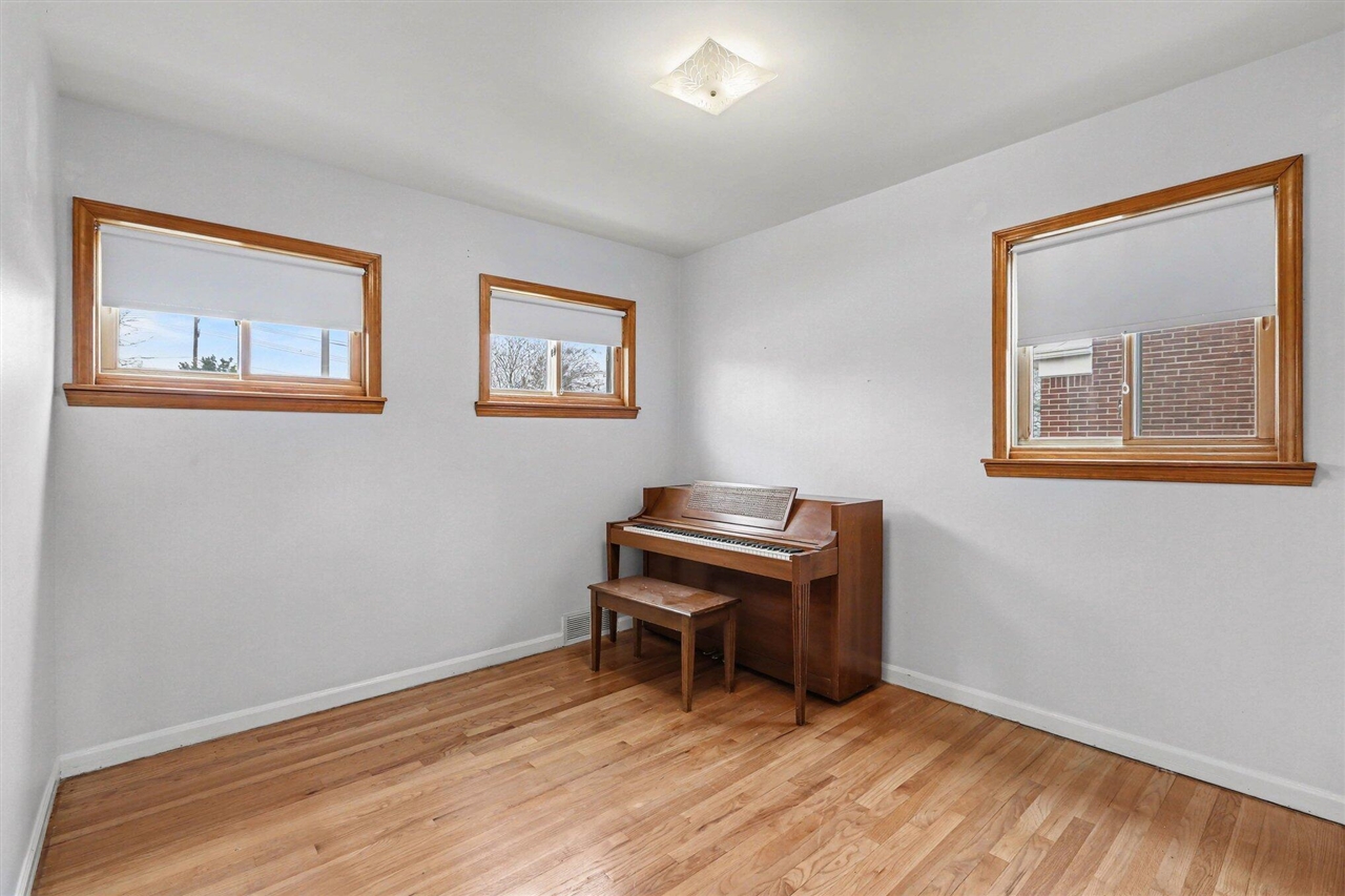 29043 Hathaway, Livonia, MI, 48150-3117