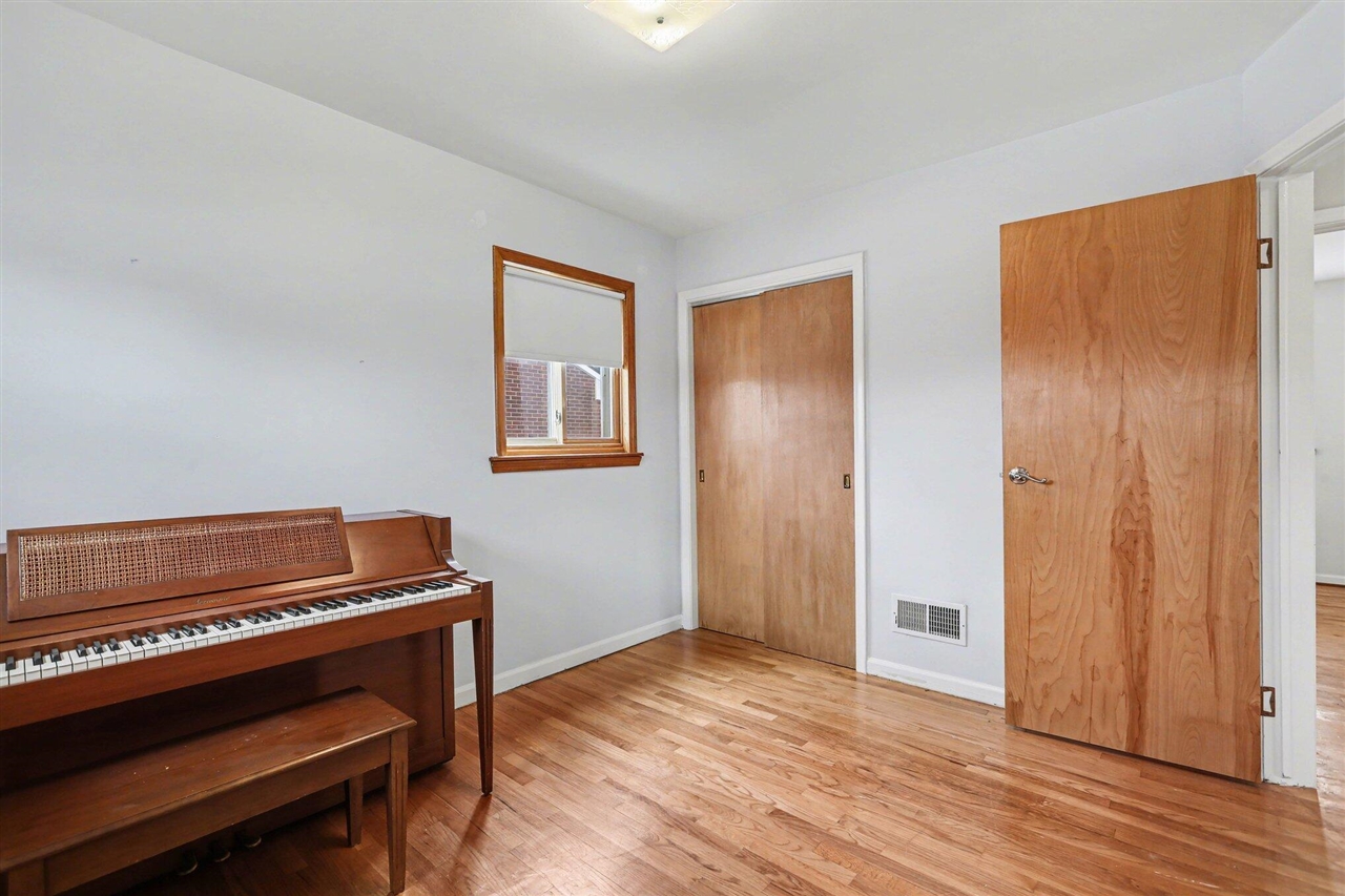 29043 Hathaway, Livonia, MI, 48150-3117