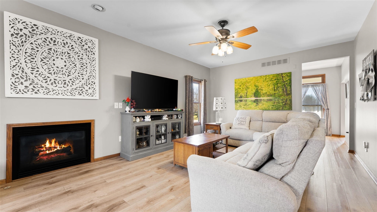 9109 Pine Hill Court, Saline, MI, 48176-9459