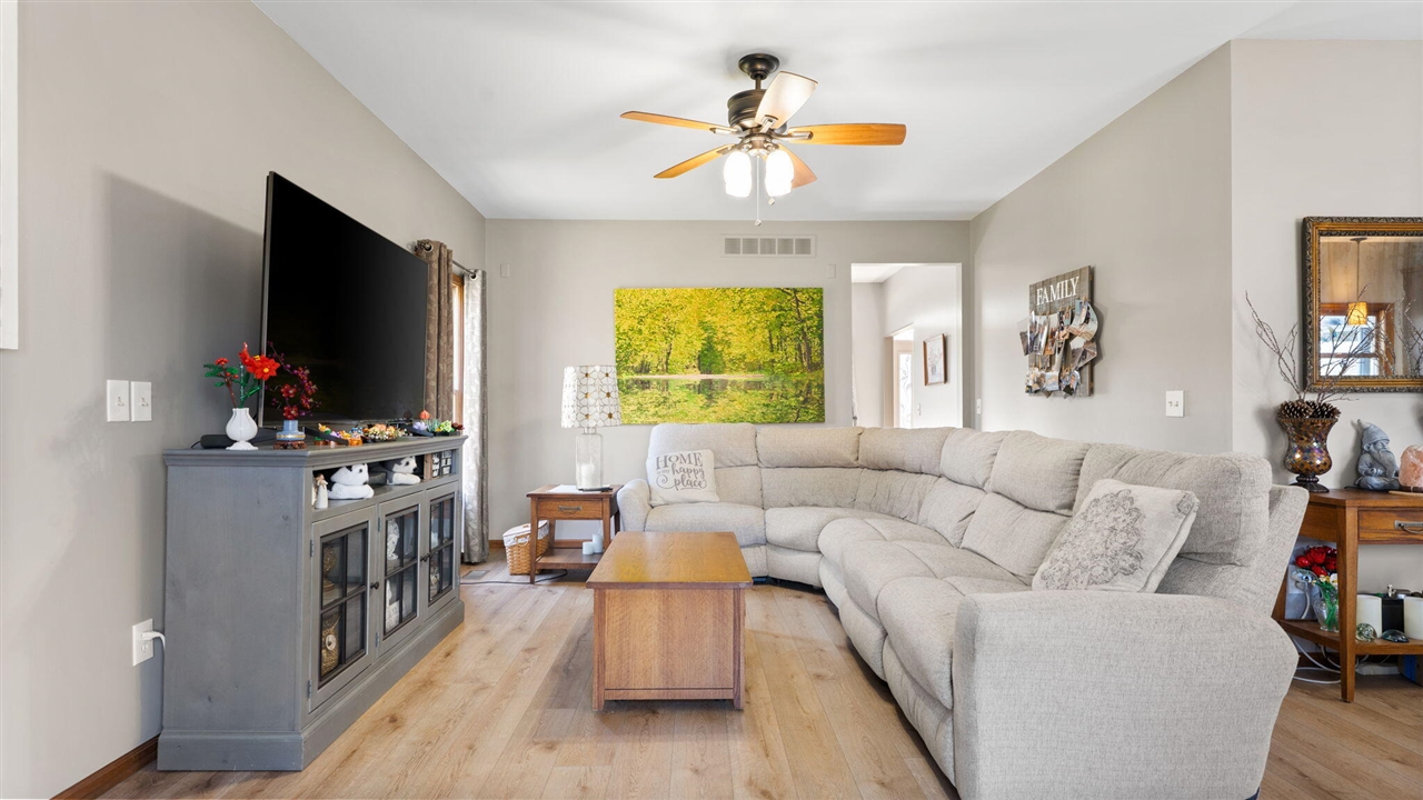 9109 Pine Hill Court, Saline, MI, 48176-9459