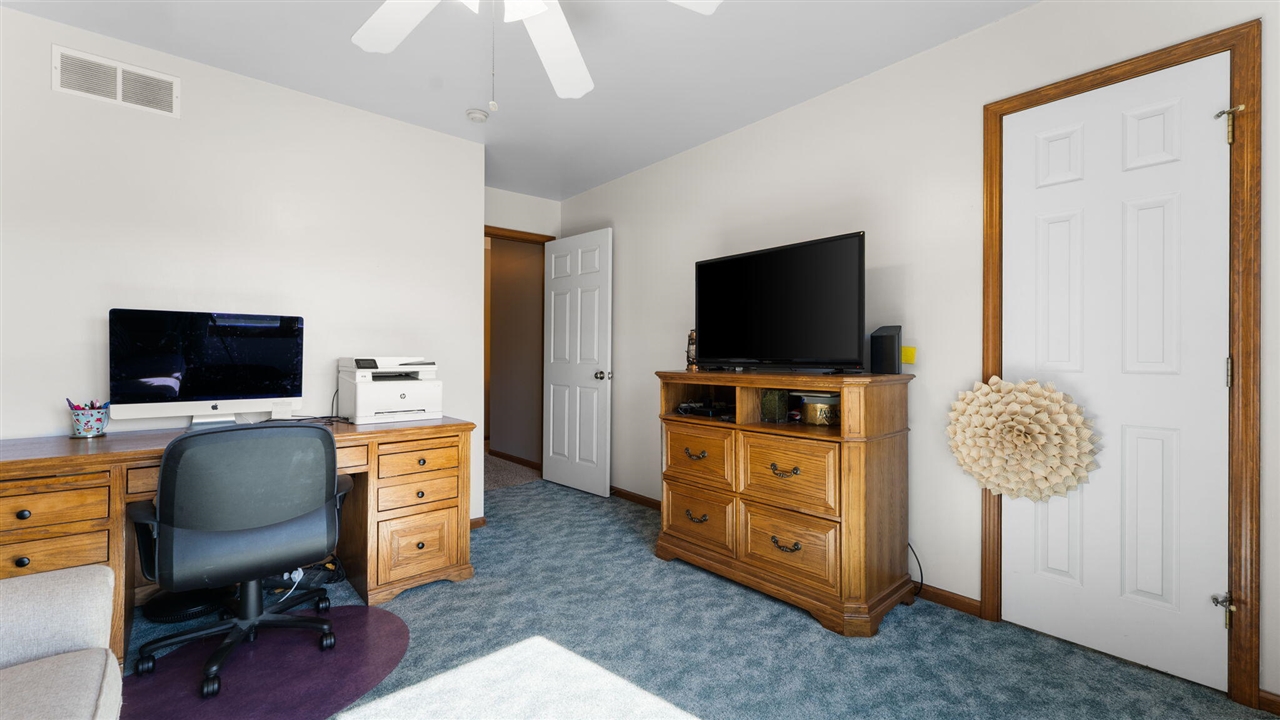 9109 Pine Hill Court, Saline, MI, 48176-9459