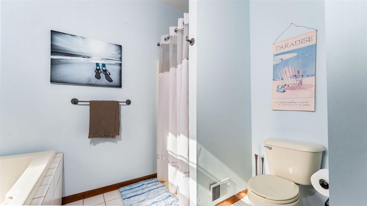 9109 Pine Hill Court, Saline, MI, 48176-9459