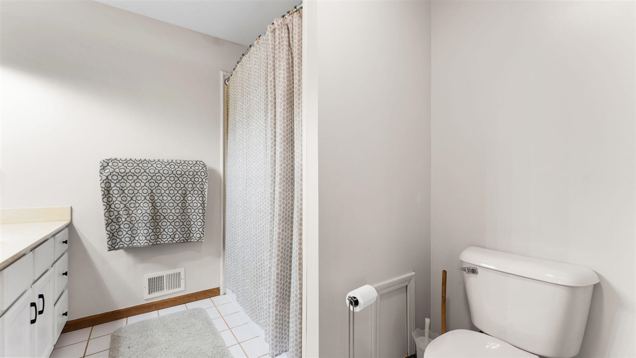 9109 Pine Hill Court, Saline, MI, 48176-9459