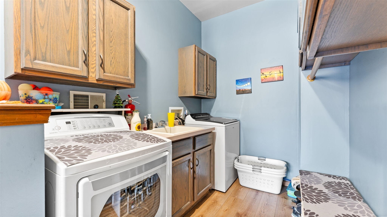 9109 Pine Hill Court, Saline, MI, 48176-9459