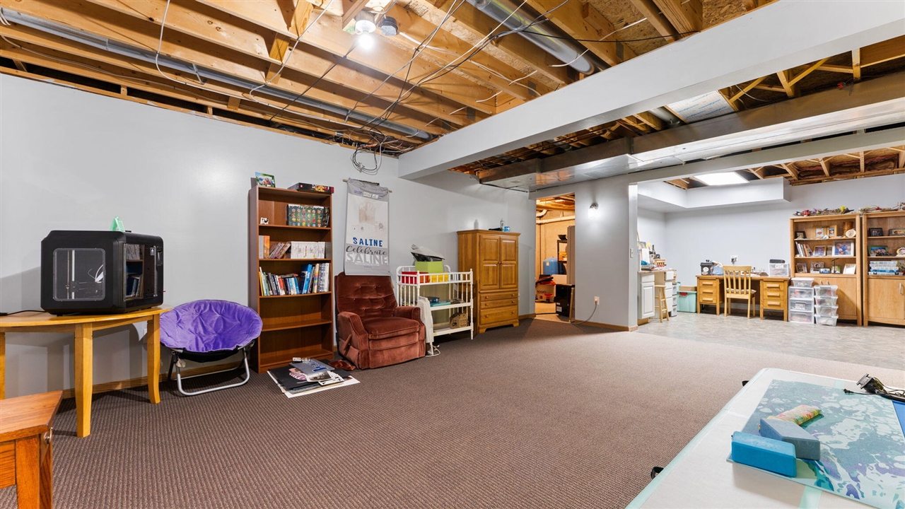 9109 Pine Hill Court, Saline, MI, 48176-9459