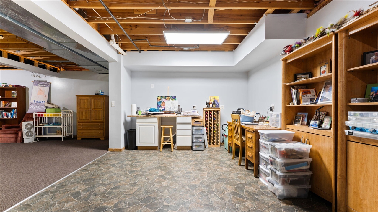 9109 Pine Hill Court, Saline, MI, 48176-9459