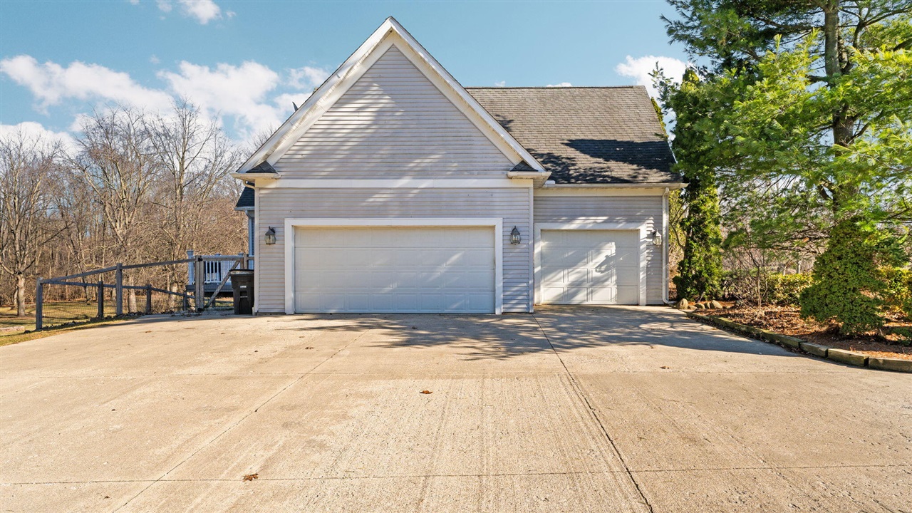 9109 Pine Hill Court, Saline, MI, 48176-9459