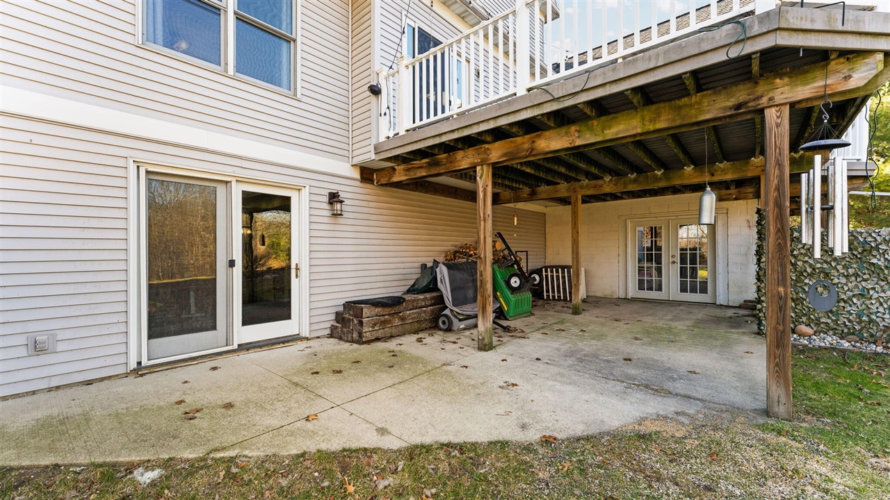 9109 Pine Hill Court, Saline, MI, 48176-9459