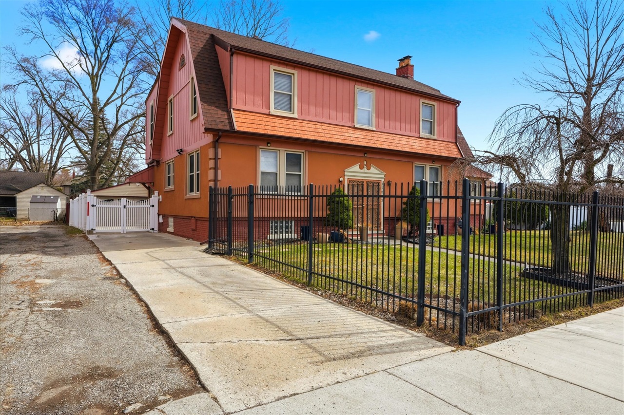 17802 Berg Road, Detroit, MI, 48219-2232