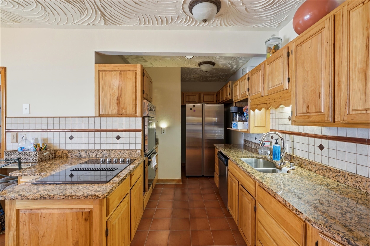 17802 Berg Road, Detroit, MI, 48219-2232