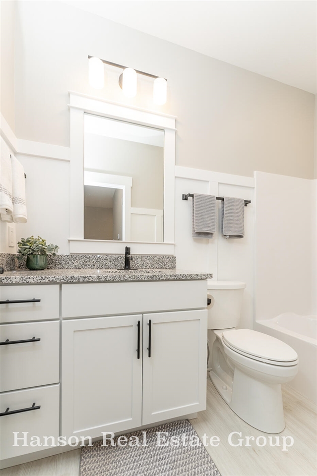 1403 Center Hill Road UNIT&nbsp;32, Lowell, MI, 49331