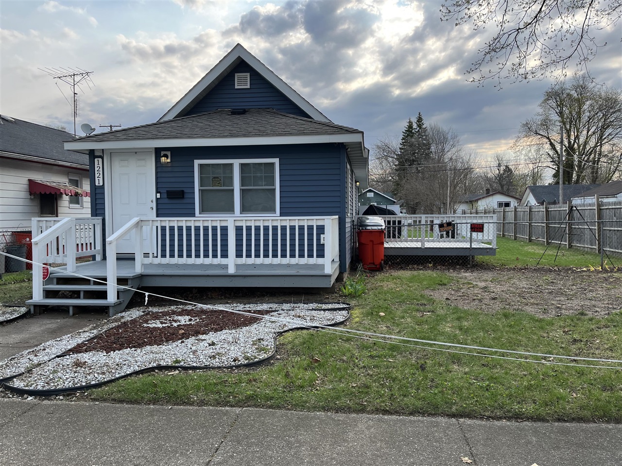 1221 Pearl Street, Benton Harbor, MI, 49022-5538