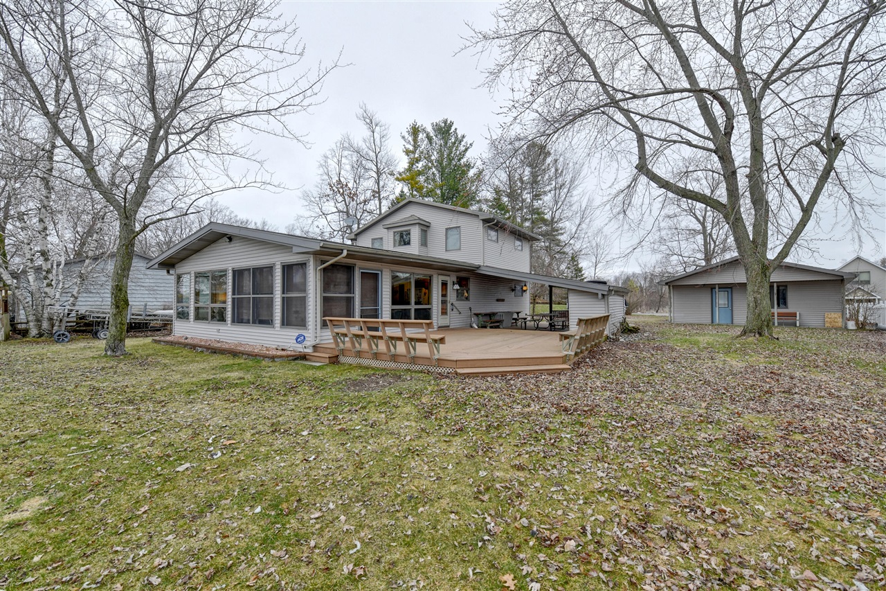 9471 Peninsula Drive, Mecosta, MI, 49332-9736