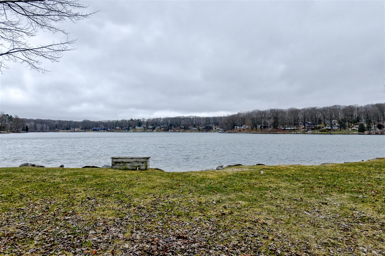 9471 Peninsula Drive, Mecosta, MI, 49332-9736