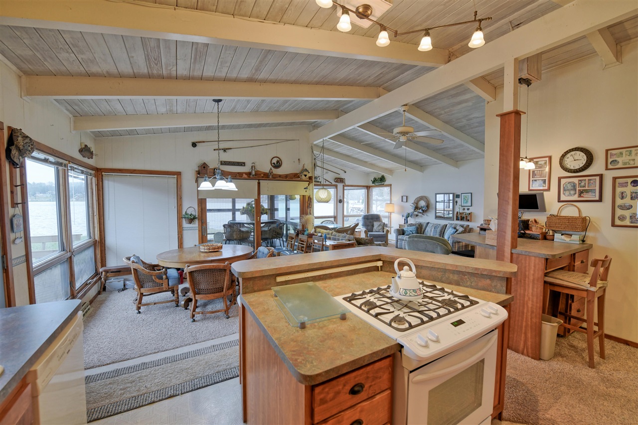 9471 Peninsula Drive, Mecosta, MI, 49332-9736