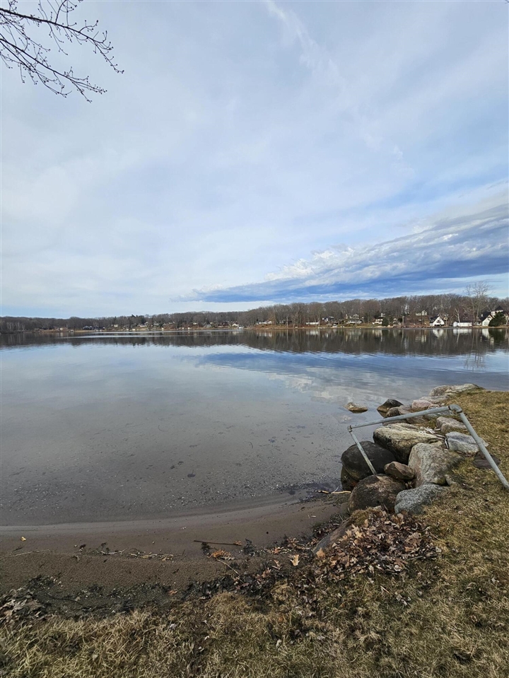 9471 Peninsula Drive, Mecosta, MI, 49332-9736