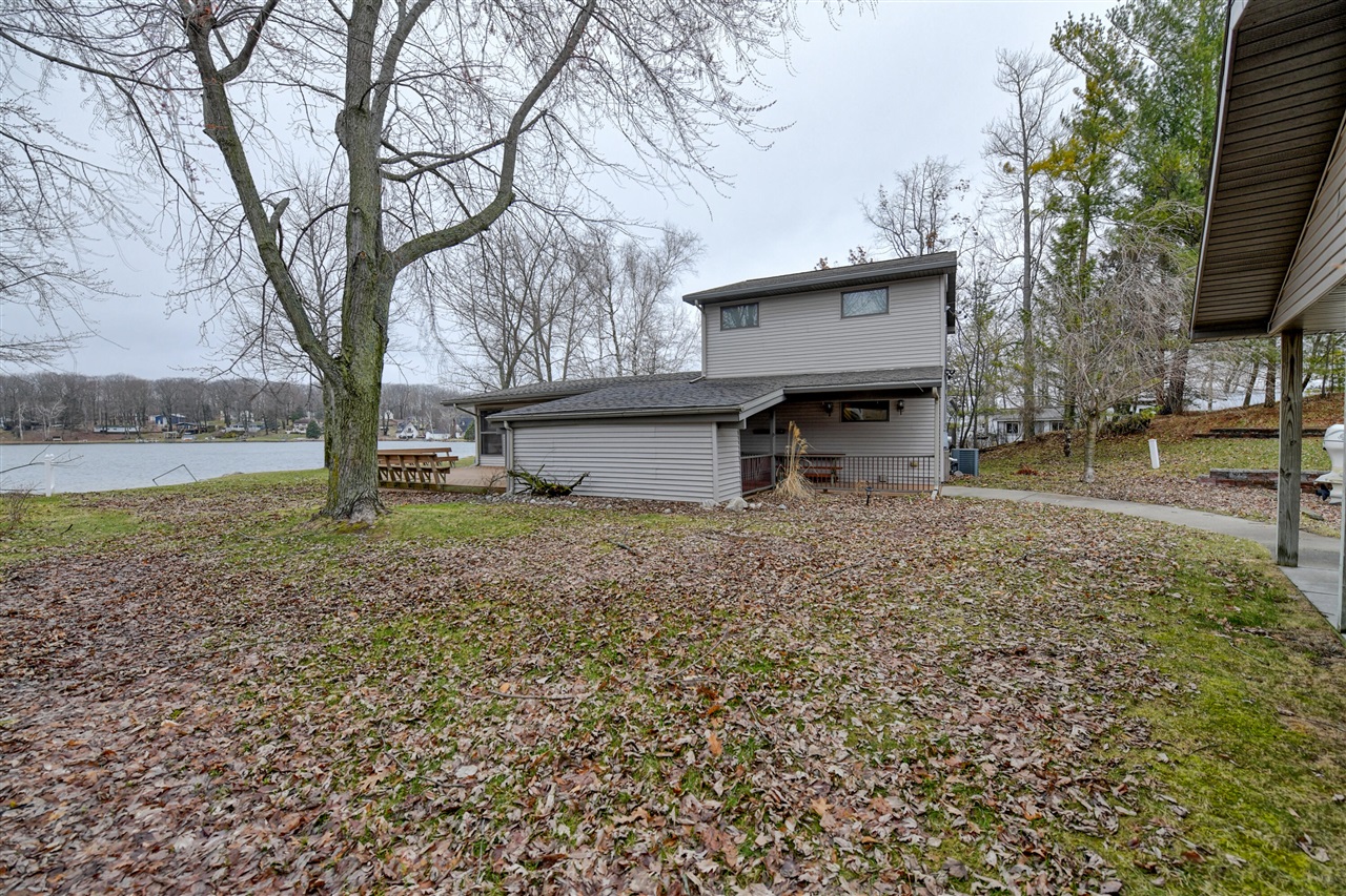 9471 Peninsula Drive, Mecosta, MI, 49332-9736