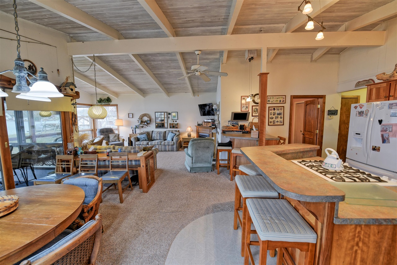 9471 Peninsula Drive, Mecosta, MI, 49332-9736