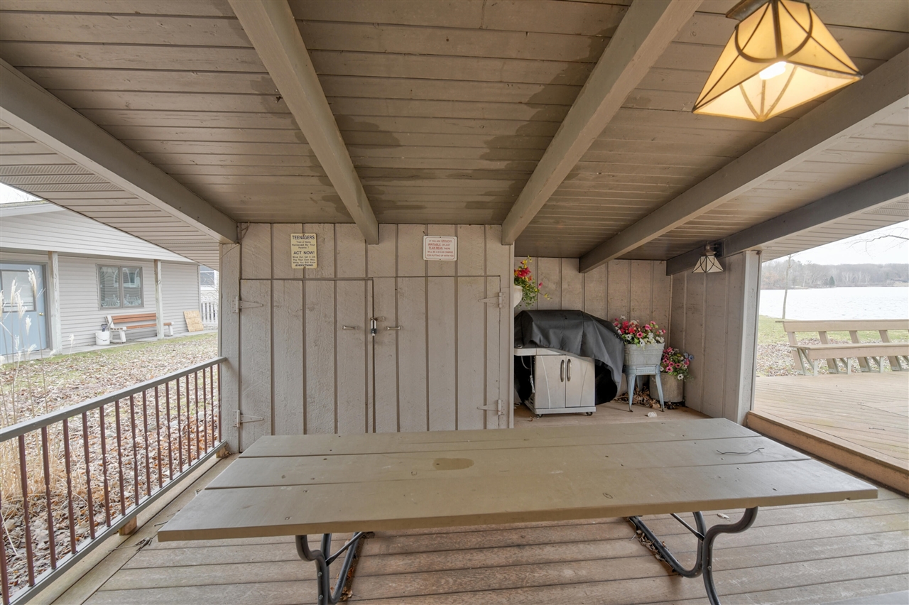 9471 Peninsula Drive, Mecosta, MI, 49332-9736