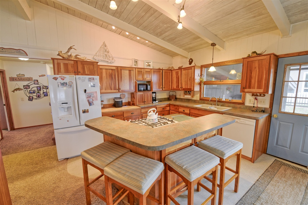 9471 Peninsula Drive, Mecosta, MI, 49332-9736