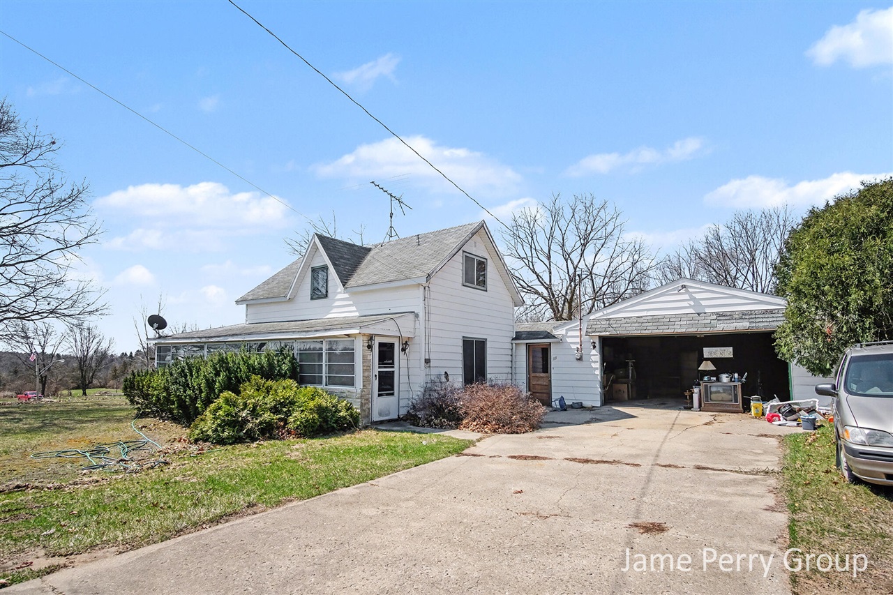 80 W Holland Lake Road, Sheridan, MI, 48884