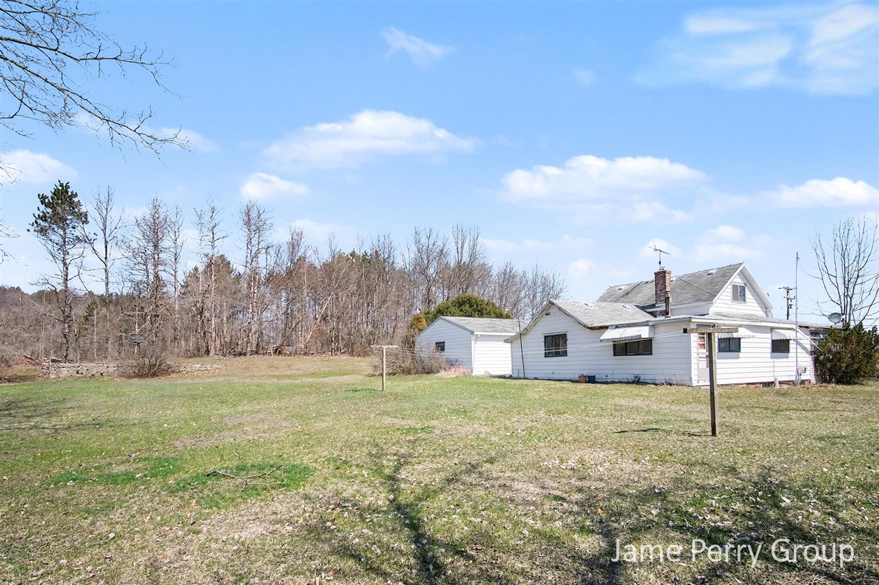 80 W Holland Lake Road, Sheridan, MI, 48884