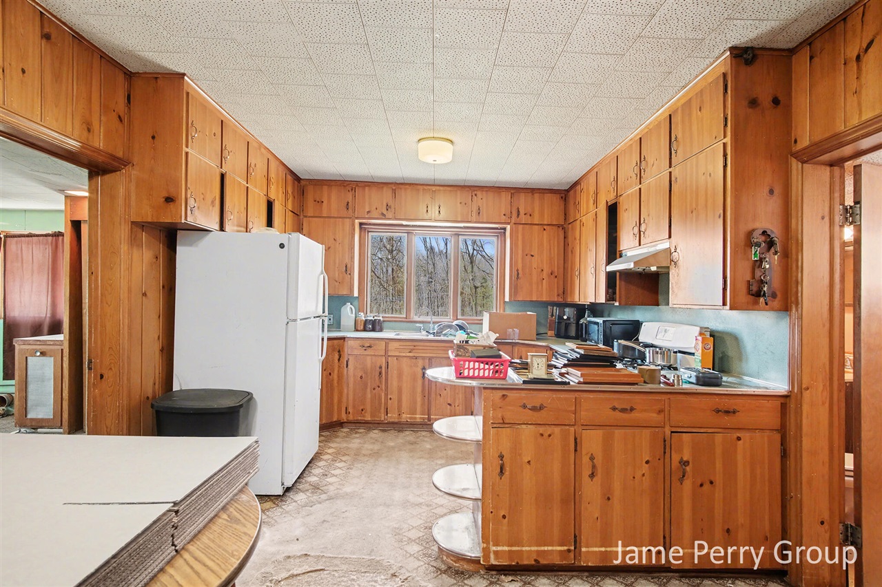 80 W Holland Lake Road, Sheridan, MI, 48884