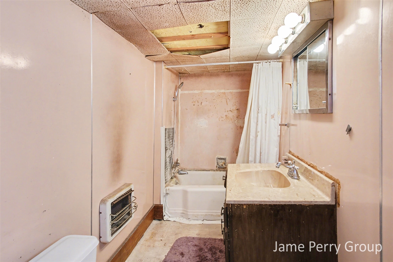 80 W Holland Lake Road, Sheridan, MI, 48884