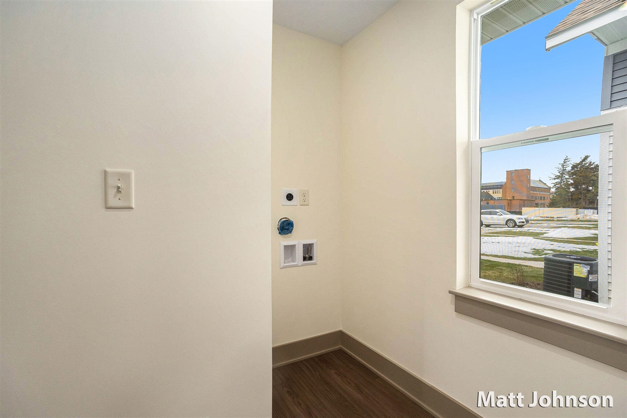 2047 Linden Avenue, Grand Rapids, MI, 49507-3271