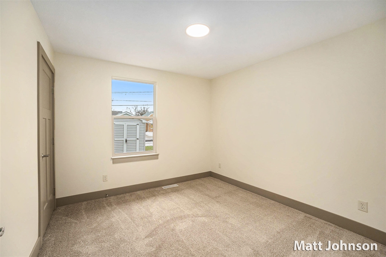 2047 Linden Avenue, Grand Rapids, MI, 49507-3271