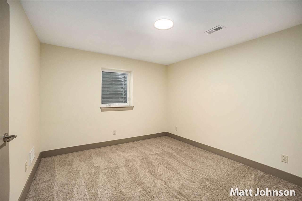 2047 Linden Avenue, Grand Rapids, MI, 49507-3271