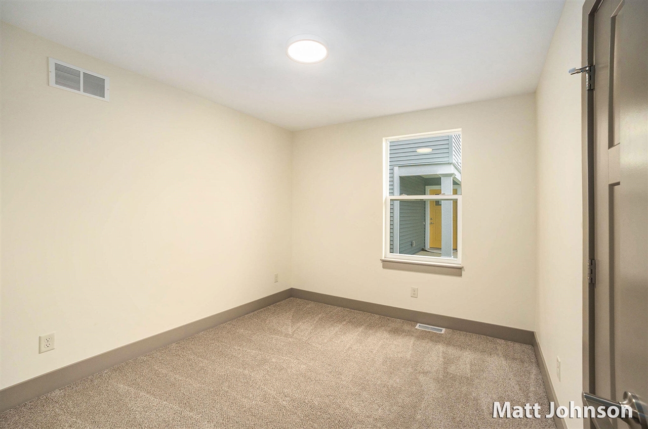 2047 Linden Avenue, Grand Rapids, MI, 49507-3271