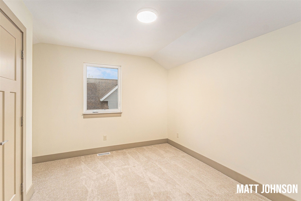 2109 Willard Avenue, Grand Rapids, MI, 49507-2640