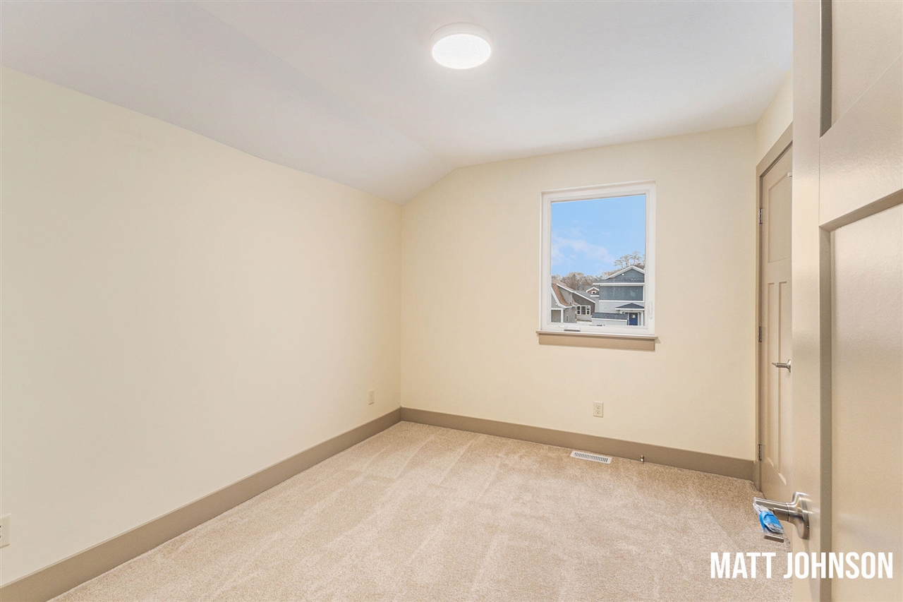 2109 Willard Avenue, Grand Rapids, MI, 49507-2640