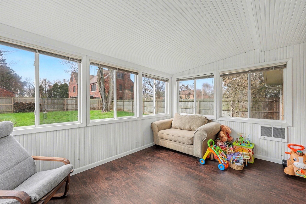 1109 W Franklin Street, Jackson, MI, 49203-1561