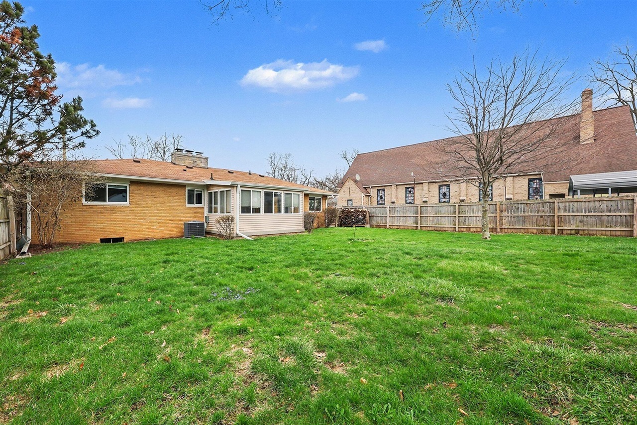 1109 W Franklin Street, Jackson, MI, 49203-1561