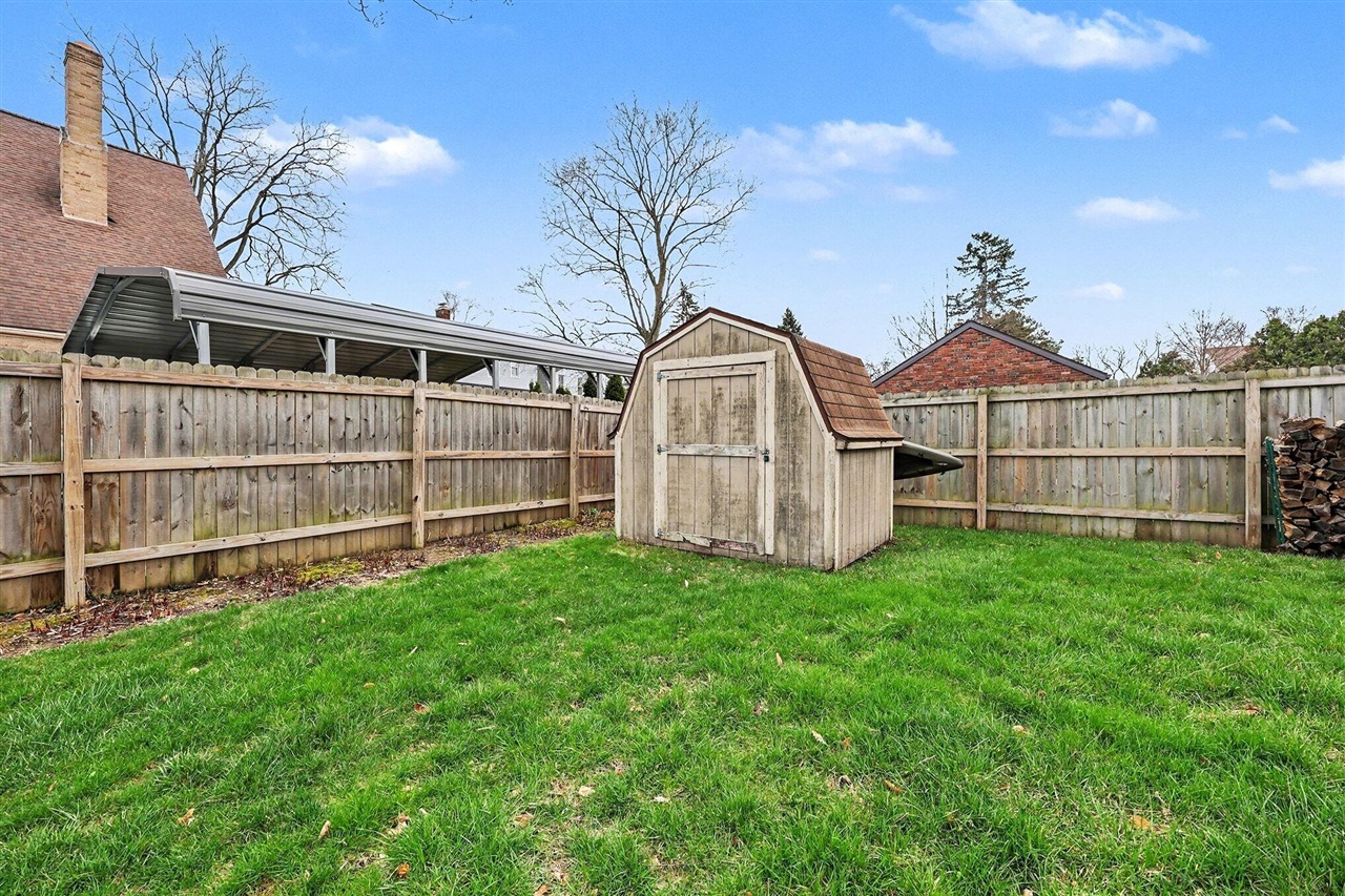1109 W Franklin Street, Jackson, MI, 49203-1561