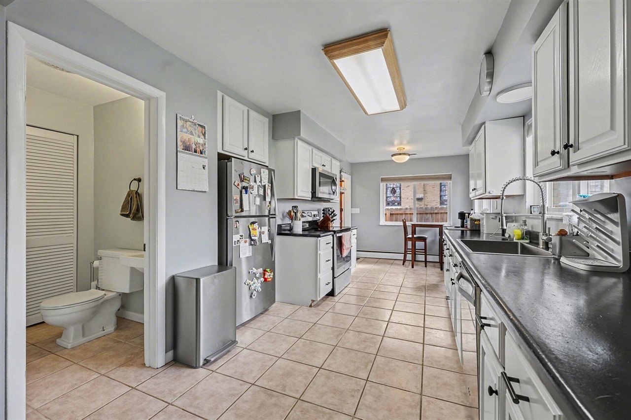 1109 W Franklin Street, Jackson, MI, 49203-1561