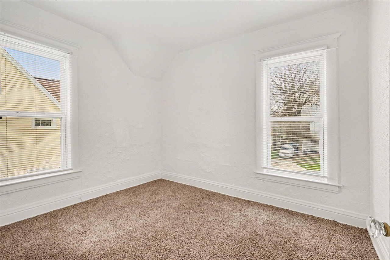 458 Clinton Avenue, Kalamazoo, MI, 49001-2993