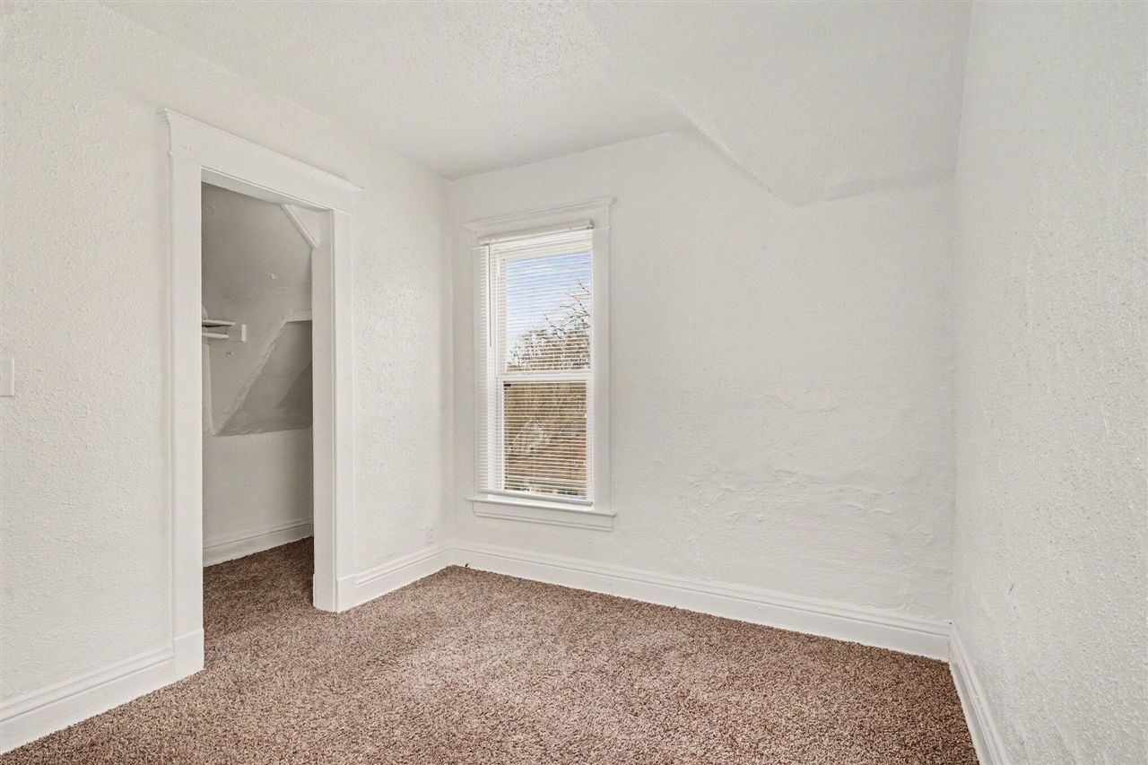 458 Clinton Avenue, Kalamazoo, MI, 49001-2993