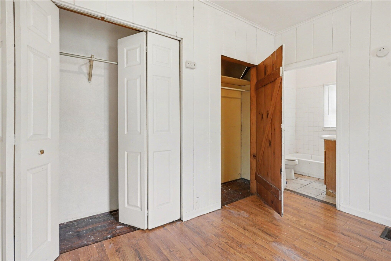 458 Clinton Avenue, Kalamazoo, MI, 49001-2993