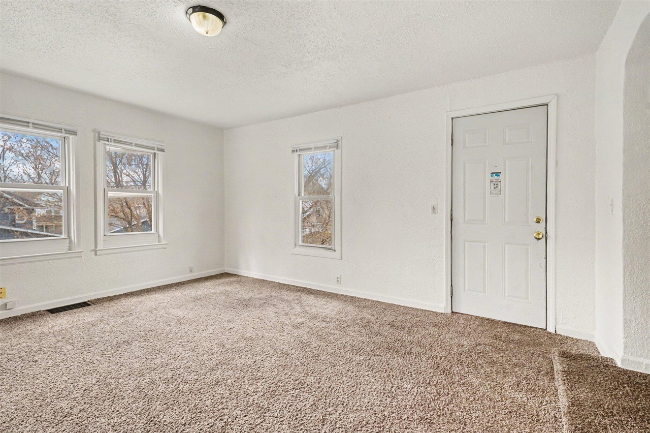 458 Clinton Avenue, Kalamazoo, MI, 49001-2993