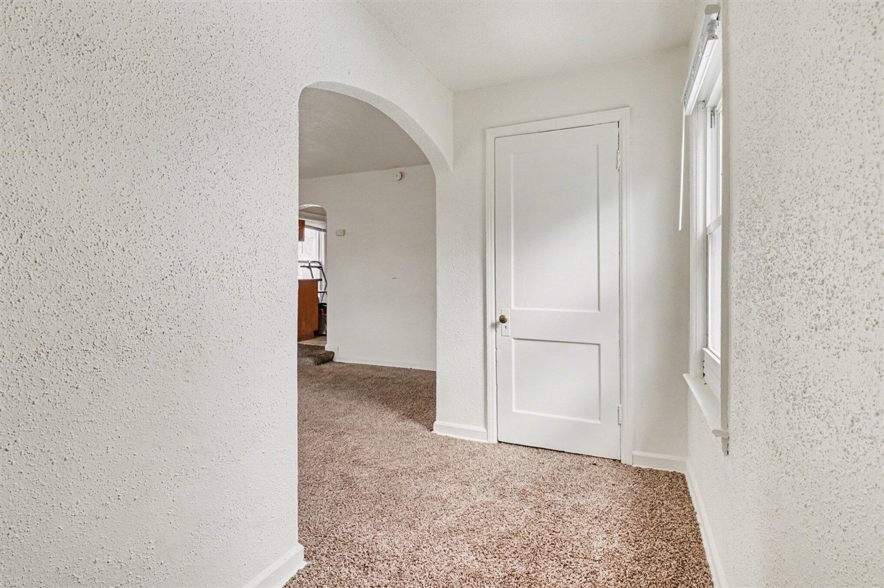 458 Clinton Avenue, Kalamazoo, MI, 49001-2993