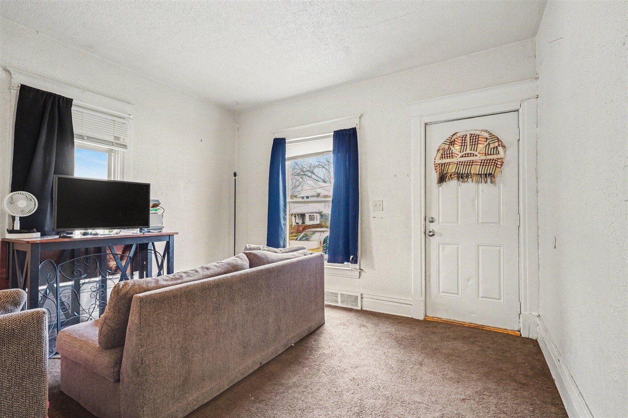 458 Clinton Avenue, Kalamazoo, MI, 49001-2993