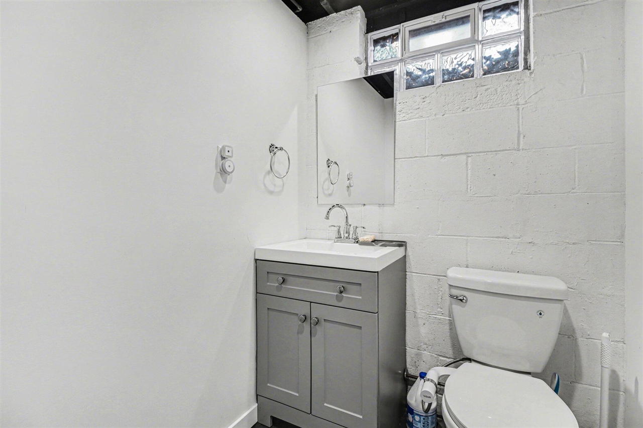 1801 Cayuga Place, Ann Arbor, MI, 48104-4720