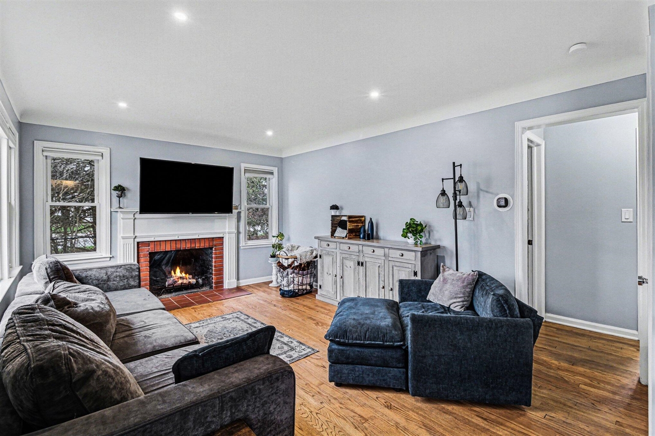 1801 Cayuga Place, Ann Arbor, MI, 48104-4720
