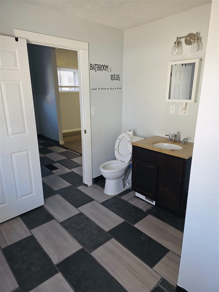 849 Bates Street, Grand Rapids, MI, 49506-2615