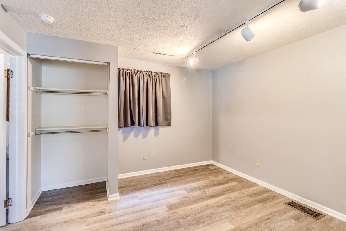 2001 Fern Beach, Battle Creek, MI, 49014-8532