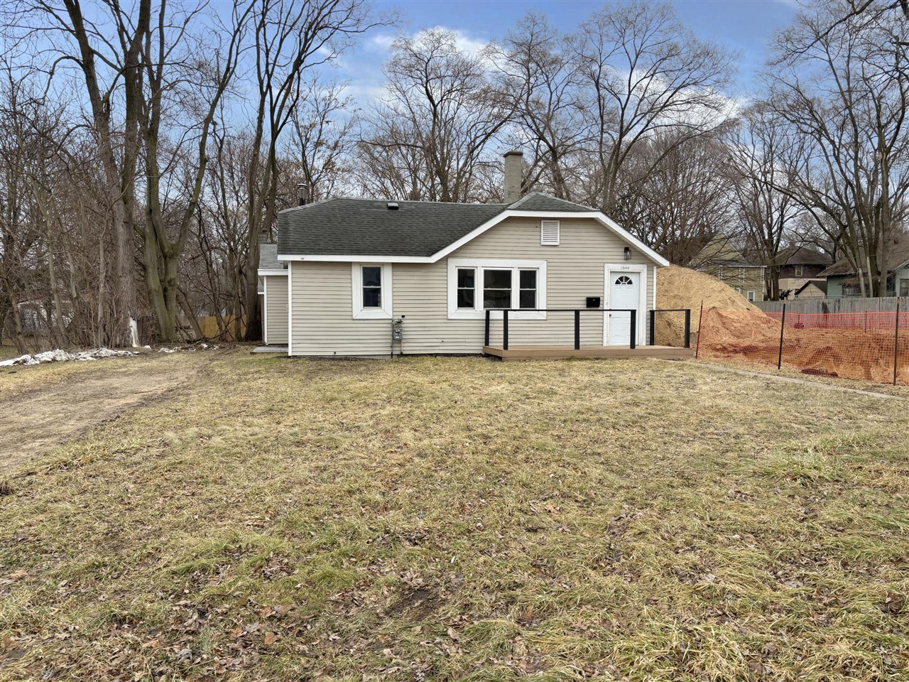 1644 College Avenue, Grand Rapids, MI, 49507-1852