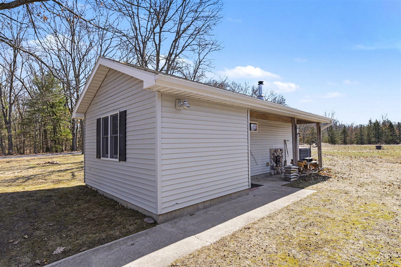 14481 N Coates Highway, Brethren, MI, 49619-9616